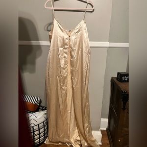 Satin top from Fashion nova. I’ve never worn it.